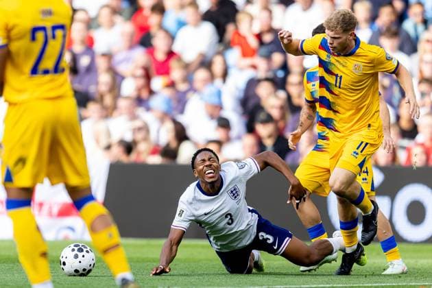 England v Andorra 2026 FIFA World Cup, WM, Weltmeisterschaft, Fussball Qualifier 06 09 2025. England defender Myles Lewis-Skelly looks for foul during the 2026 FIFA World Cup Qualifier match between England and Andorra at Villa Park, Birmingham, England on 6 September 2025. Birmingham Villa Park West Midlands England Editorial use only , Copyright: xManjitxNarotrax PSI-22763-0008