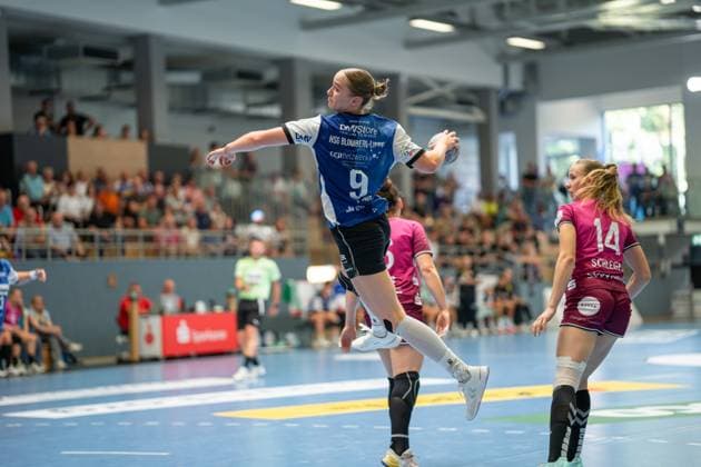 HSG Blomberg Lippe GER vs TUS Metzingen GER , Handball, 1 Handball Bundesliga Women, 2 Matchday, 06 09 2025, Season 2025 2026, Blomberg Nieke Kuehne HSG Blomberg Lippe, 09 in goal throw Blomberg Sporthalle an der Ulmenallee Germany