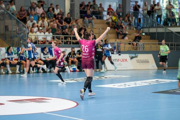 HSG Blomberg Lippe GER vs TUS Metzingen GER , Handball, 1 Handball Bundesliga Women, 2 Matchday, 06 09 2025, Season 2025 2026, Blomberg Svenja Huebner TUS Metzingen, 26 cheers after a goal Blomberg Sporthalle an der Ulmenallee Germany