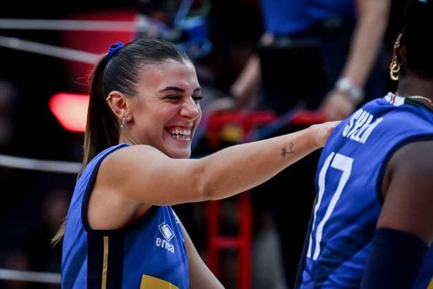 Italy v Brazil - FIVB Women’s World Volleyball Championship BANGKOK, THAILAND - SEPTEMBER 06: Alessia Orro (8) of Italy celebrates after scoring a point during the FIVB Women’s Volleyball World Championship, WM, Weltmeisterschaft semi-final match between Italy and Brazil at Huamark Indoor Stadium in Bangkok, Thailand, on September 06, 2025. Mustafa Hatipoglu Anadolu Banghok Thailand. Editorial use only. Please get in touch for any other usage.  Copyright: x2025xAnadoluxMustafaxHatipoglux