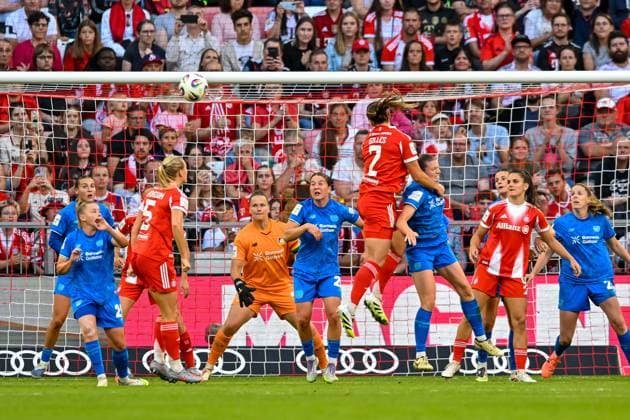 Penalty area scene after a corner kick, Vanessa Gilles FC Bayern Munich, FCB, 2 heads towards Leverkusen goal, 06 09 2025, Munich Germany , Soccer, Google Pixel Women Bundesliga, FC Bayern Munich Bayer Leverkusen, DFB DFL REGULATIONS PROHIBIT ANY USE OF PHOTOGRAPHS AS IMAGE SEQUENCES AND OR QUASI VIDEO xslx