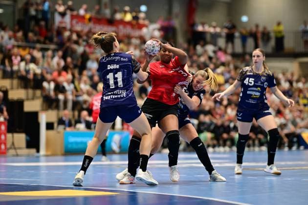 Handball I Women I Season 2025 2026 I 1 HBF I 2 Matchday I Buxtehuder SV Thüringer SV I 06 09 2025 Isabelle Dölle 11, Buxtehuder Sportverein Sharon Nooitmeer 3, Thüringer HC Levke Kretschmann 22, Buxtehuder Sportverein Buxtehude Halle Nord Niedersachsen Germany Copyright: xLobeca FelixxSchlikisx