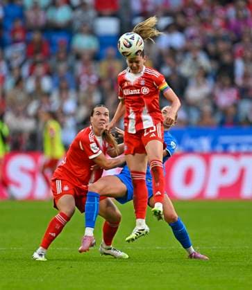 06 09 2025, Google Pixel Womens Soccer Bundesliga 2025 2026, 1 matchday, FC Bayern Munich Bayer 04 Leverkusen, in the Allianz Arena Munich, Sarah Zadrazil FC Bayern Munich
