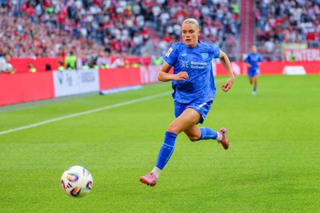 Cornelia Kramer 7, Bayer 04 Leverkusen at the match between FC Bayern Munich v Bayer 04 Leverkusen, Football, Women, Google Pixel Women Bundesliga, 2025 2026, 1 Matchday on 06 09 2025 in Munich, Allianz Arena DFL and DFB regulations prohibit any use of photographs as image sequences and or quasi video Bayern Germany