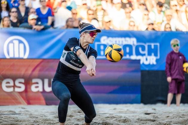 Beach volleyball I German Championships 2025 I Timmendorfer Strand I Day 3 I 06 09 2025 Cinja Tillmann Eintracht Spontent fends off the ball Timmendorfer Strand Schleswig Holstein Germany Copyright: xLobeca JasperxLorenzx