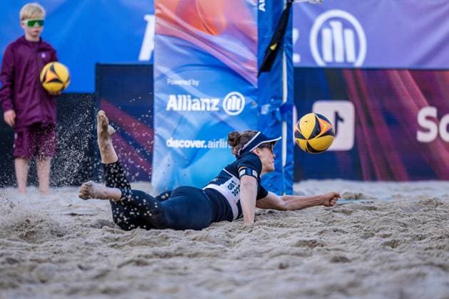 Beach volleyball I German Championships 2025 I Timmendorfer Strand I Day 3 I 06 09 2025 Cinja Tillmann Eintracht Spontent rushes to the ball Timmendorfer Strand Schleswig Holstein Germany Copyright: xLobeca JasperxLorenzx