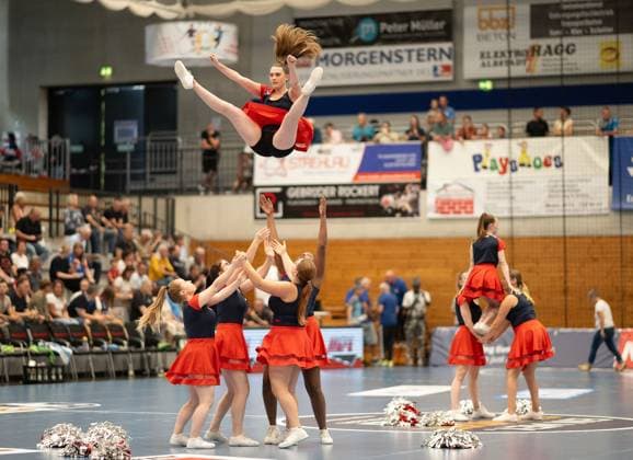 Cheerleaders Group gets the fans in the mood HBW Balingen Weilstetten vs HC Elbflorenz Dresden, Handball, 2 Bundesliga, Matchday 2, Season 2025 2026, 06 09 2025 Eibner Pressefoto Andreas Ulmer HBW Balingen Weilstetten vs HC Elbflorenz Dresden, Handball, 2 Bundesliga, Matchday 2, Season 2025 2026, 06 09 2025 Balingen Copyright: xEibner-Pressefoto AndreasxUlmerx EP_AUR