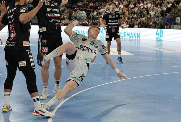 06 09 2025 Handball 1 Bundesliga DAIKIN HBL Season 2025 2026 03 Matchday HC Erlangen Metropolregion Nürnberg HCE Frisch Auf Göppingen DaMa xdaxmax Ymir Gislason 33, Frisch Auf Göppingen
