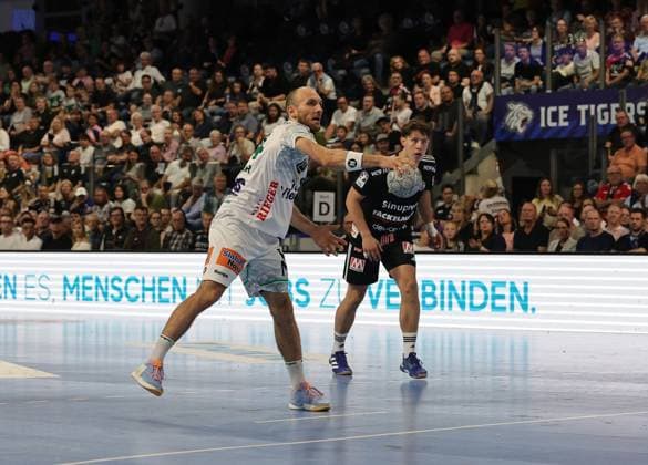 06 09 2025 Handball 1 Bundesliga DAIKIN HBL Season 2025 2026 03 Matchday HC Erlangen Metropolregion Nürnberg HCE Frisch Auf Göppingen DaMa xdaxmax Marcel Schiller 24, Frisch Auf Göppingen
