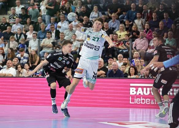 06 09 2025 Handball 1 Bundesliga DAIKIN HBL Season 2025 2026 03 Matchday HC Erlangen Metropolregion Nürnberg HCE Frisch Auf Göppingen DaMa xdaxmax Christoph Steinert 44, HC Erlangen HCE Oskar Sunnefeldt 27, Frisch Auf Göppingen