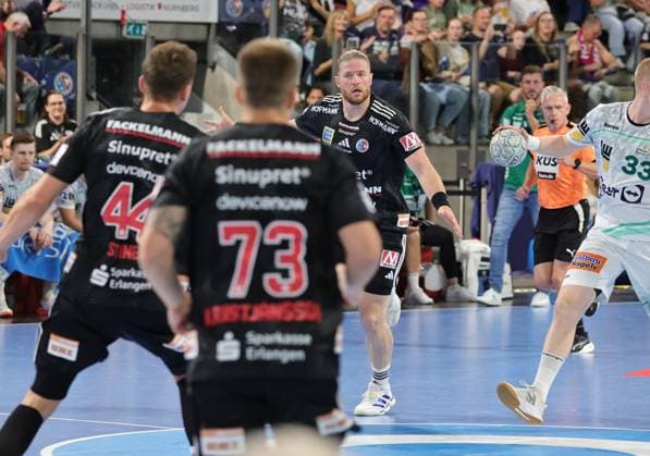 06 09 2025 Handball 1 Bundesliga DAIKIN HBL Season 2025 2026 03 Matchday HC Erlangen Metropolregion Nürnberg HCE Frisch Auf Göppingen DaMa xdaxmax joy jubilation Maciej Gebala 77, HC Erlangen HCE