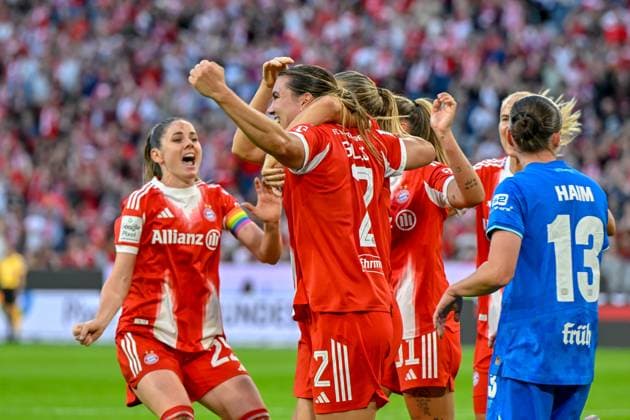 FC Bayern players with goal celebration, celebrate the goal, goal, celebration, jubilation over the goal to 1 0 by Vanessa Gilles FC Bayern Munich, FCB, 2 , optimistic, action, action, 06 09 2025, Munich Germany , Football, Google Pixel Women Bundesliga, FC Bayern Munich Bayer Leverkusen, DFB DFL REGULATIONS PROHIBIT ANY USE OF PHOTOGRAPHS AS IMAGE SEQUENCES AND OR QUASI VIDEO xslx