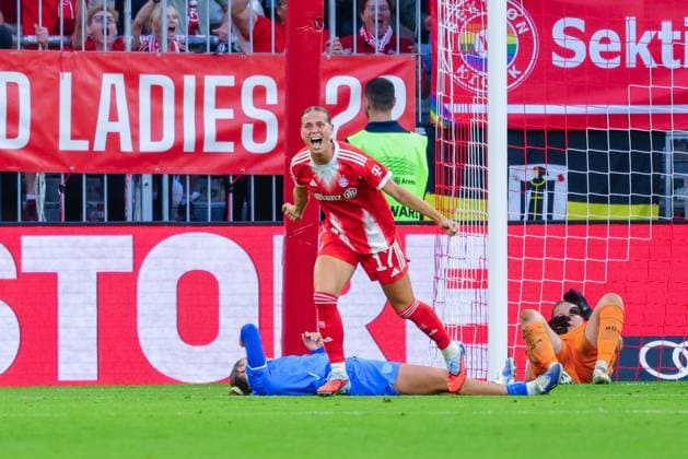 Klara Bühl 17, FC Bayern München Goal for 2 0 at the match between FC Bayern München v Bayer 04 Leverkusen, Football, Women, Google Pixel Frauen Bundesliga, 2025 2026, 1 Spieltag am 06 09 2025 in München, Allianz Arena DFL and DFB regulations prohibit any use of photographs as image sequences and or quasi video Bayern Deutschland