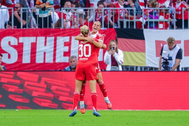 Klara Bühl 17, FC Bayern München and Carolin Simon 30, FC Bayern München Goal for 2 0 at the match between FC Bayern München v Bayer 04 Leverkusen, Football, Women, Google Pixel Women Bundesliga, 2025 2026, 1 Matchday on 06 09 2025 in Munich, Allianz Arena DFL and DFB regulations prohibit any use of photographs as image sequences and or quasi video Bayern Germany