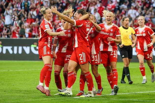 Goal and goal celebration, gestures, joy, emotions at the 1 0 by Vanessa Gilles Bayern Munich, 2 Soccer Women Bundesliga, 1 Matchday, FC Bayern Munich vs Bayer 04 Leverkusen on 06 09 2025 in Munich Allianz Arena , Germany Munich Allianz Arena Germany Copyright: xFranzxReindelx