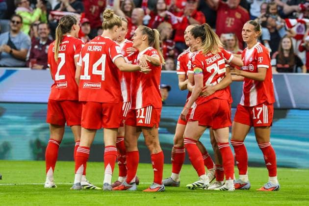 Goal and goal celebration, gestures, joy, emotions at 2 0 by Klara Bühl Bayern Munich, 17 Soccer Womens Bundesliga, 1 Matchday, FC Bayern Munich vs Bayer 04 Leverkusen on 06 09 2025 in Munich Allianz Arena , Germany Munich Allianz Arena Germany Copyright: xFranzxReindelx