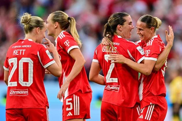 from left Franziska Kett FC Bayern München, FCB, 20 Magdalena Eriksson FC Bayern München, FCB, 5 Vanessa Gilles FC Bayern München, FCB, 2 Klara Bühl FC Bayern München, FCB, 17 with goal celebration, jubilation, goal celebration, celebrate the goal, goal, celebration, Celebration of the goal to 1 0 by Vanessa Gilles FC Bayern Munich, FCB, 2 , optimistic, action, action, 06 09 2025, Munich Germany , Football, Google Pixel Women Bundesliga, FC Bayern Munich Bayer Leverkusen, DFB DFL REGULATIONS PROHIBIT ANY USE OF PHOTOGRAPHS AS IMAGE SEQUENCES AND OR QUASI VIDEO xslx