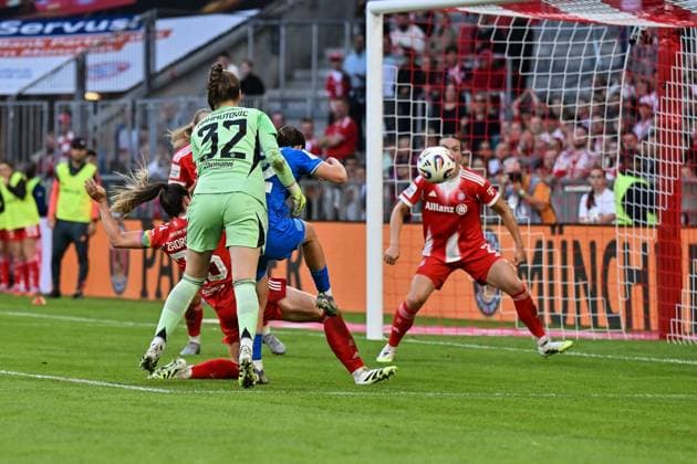 Google Pixel Women Bundesliga FC Bayern Munich Bayer 04 Leverkusen 06 09 2025 in this scene Ruby GRANT Bayer Leverkusen Women 22 scores the goal to 0 1 which was disallowed for handball Goal Goal scorer joy Happy Google Pixel Women Bundsliga FC Bayern Munich Bayer 04 Leverkusen Allianz Arena on 06 09 2025 Copyright: xBEAUTIFULxSPORTS Goldbergx