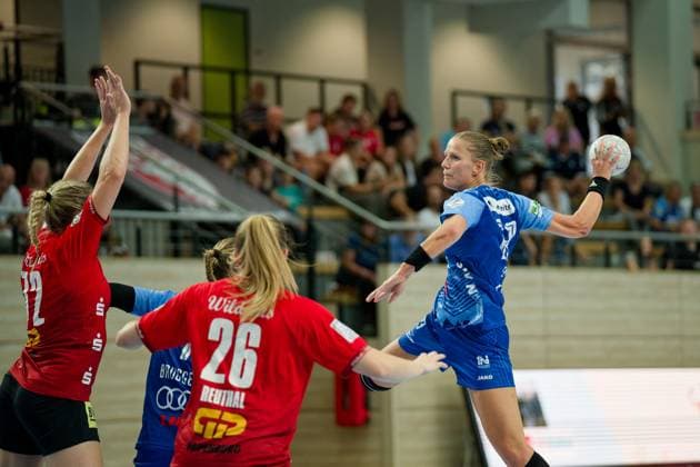 Ilona Kieffer Halle, 72 , Cara Reuthal Halle, 26 , Munia Smits Neckarsulm, 23 , SV Union Halle Neustadt vs Sport Union Neckarsulm, Handball Bundesliga Frauen, Saison 2025 26, 2 Spieltag, 06 09 2025 Halle SWH Arena Sachsen Anhalt Germany