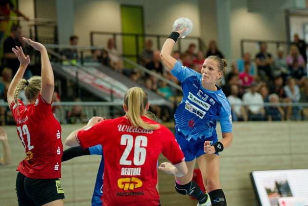 Ilona Kieffer Halle, 72 , Cara Reuthal Halle, 26 , Munia Smits Neckarsulm, 23 , SV Union Halle Neustadt vs Sport Union Neckarsulm, Handball Bundesliga Frauen, Saison 2025 26, 2 Spieltag, 06 09 2025 Halle SWH Arena Sachsen Anhalt Germany