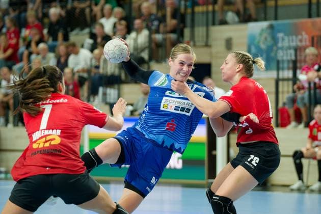 Engelina Alida Corona Molenaar Halle, 7 , Annefleur Bruggeman Neckarsulm, 11 , Ilona Kieffer Halle, 72 , SV Union Halle Neustadt vs Sport Union Neckarsulm, Handball Bundesliga Frauen, Saison 2025 26, 2 Spieltag, 06 09 2025 Halle SWH Arena Sachsen Anhalt Germany