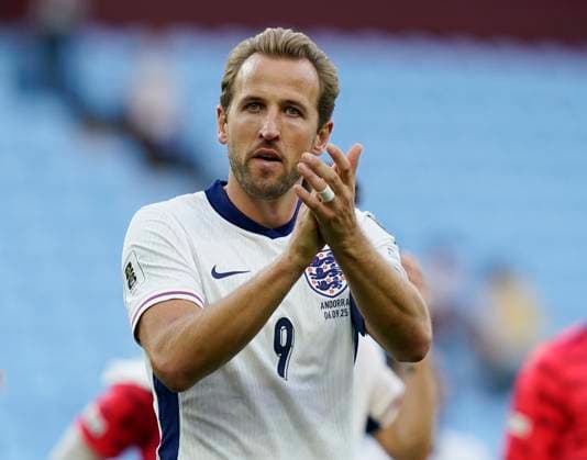Birmingham, England, 6th September 2025. Harry Kane of England applauds the fans during the England vs Andorra FIFA World Cup, WM, Weltmeisterschaft, Fussball Qualifier match at Villa Park, Birmingham. Picture credit should read: Andrew Yates Sportimage EDITORIAL USE ONLY. No use with unauthorised audio, video, data, fixture lists, club league logos or live services. Online in-match use limited to 120 images, no video emulation. No use in betting, games or single club league player publications. SPI_115_AY_ENG_AND SPI-4113-0110
