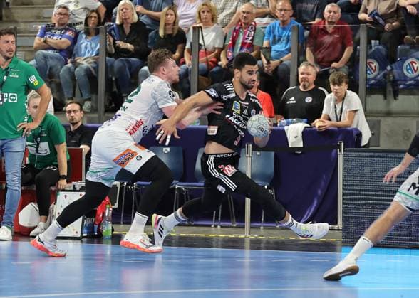 06 09 2025 Handball 1 Bundesliga DAIKIN HBL Season 2025 2026 03 Matchday HC Erlangen Metropolregion Nürnberg HCE Frisch Auf Göppingen DaMa xdaxmax Erik Persson 22, Frisch Auf Göppingen Milos Kos 5, HC Erlangen HCE