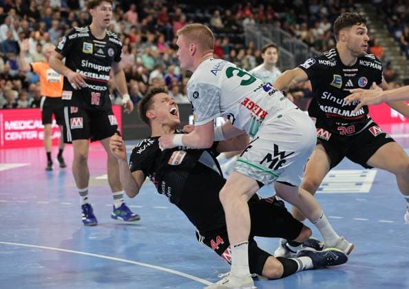 06 09 2025 Handball 1 Bundesliga DAIKIN HBL Season 2025 2026 03 Matchday HC Erlangen Metropolregion Nürnberg HCE Frisch Auf Göppingen DaMa xdaxmax Christoph Steinert 44, HC Erlangen HCE Ymir Gislason 33, Frisch Auf Göppingen