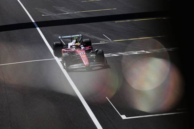 F1 - ITALIAN GRAND PRIX 2025 44 HAMILTON Lewis (gbr), Scuderia Ferrari SF-25, action during the 2025 Formula 1 Pirelli Grand Premio d™Italia, 2025 Italian Grand Prix, 16th round of the 2025 FIA Formula One World Championship, WM, Weltmeisterschaft from September 5 to 7, 2025 on the Autodromo Nazionale Monza, in Monza, Italy - MonzaItaly  Copyright: xDPPIx