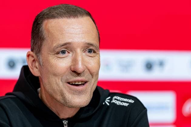 Roberto Paetzold Head Coach, Bayer 04 Leverkusen at the post-match press conference Portrait Portraet FC Bayern Muenchen Frauen vs Bayer 04 Leverkusen, Soccer, Google Pixel Women Bundesliga, 1 Matchday, Season 2025 2026, 06 09 2025 DFL DFB REGULATIONS PROHIBIT ANY USE OF PHOTOGRAPHS as IMAGE SEQUENCES and or QUASI VIDEO FC Bayern Muenchen Frauen vs Bayer 04 Leverkusen, Football, Google Pixel Frauen Bundesliga, 1 Spieltag, Saison 2025 2026, 06 09 2025 Muenchen Copyright: xEibner-Pressefoto HeikexFeinerx EP_HFR