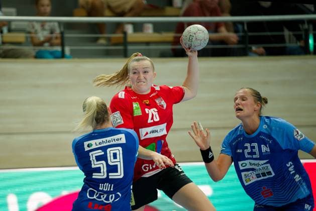 Antje Doell Neckarsulm, 59 , Cara Reuthal Halle, 26 , Munia Smits Neckarsulm, 23 , SV Union Halle Neustadt vs Sport Union Neckarsulm, Handball Bundesliga Frauen, Saison 2025 26, 2 Spieltag, 06 09 2025 Halle SWH Arena Sachsen Anhalt Germany