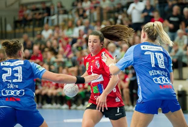 Munia Smits Neckarsulm, 23 , Engelina Alida Corona Molenaar Halle, 7 , Paulina Uscinowicz Neckarsulm, 78 , SV Union Halle Neustadt vs Sport Union Neckarsulm, Handball Bundesliga Frauen, Saison 2025 26, 2 Spieltag, 06 09 2025 Halle SWH Arena Sachsen Anhalt Germany