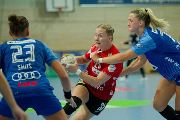 Munia Smits Neckarsulm, 23 , Marie Polakova Halle, 23 , Paulina Uscinowicz Neckarsulm, 78 , SV Union Halle Neustadt vs Sport Union Neckarsulm, Handball Bundesliga Frauen, Saison 2025 26, 2 Spieltag, 06 09 2025 Halle SWH Arena Sachsen Anhalt Germany