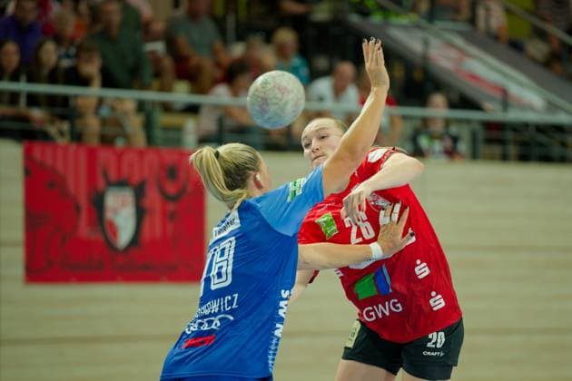 Paulina Uscinowicz Neckarsulm, 78 , Cara Reuthal Halle, 26 , SV Union Halle Neustadt vs Sport Union Neckarsulm, Handball Bundesliga Frauen, Saison 2025 26, 2 Spieltag, 06 09 2025 Halle SWH Arena Sachsen Anhalt Germany