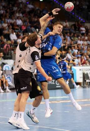 BAU 06 09 2025 Stuttgart Handball TVB Stuttgart vs Bergischer HC, front f l Elias Scholtes Bergischer HC , Simone Mengon TVB