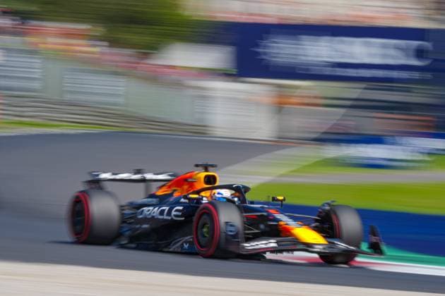 Formula 1 Pirelli Gran Premio D™Italia 2025 - FP3 Max Verstappen of the Netherlands drives the Oracle Red Bull Racing RB21 during the qualifying of the Italian GP, the 16th round of the Formula 1 World Championship, WM, Weltmeisterschaft in Autodromo Nazionale di Monza, Monza, Lombardy, Italy, on September 6, 2025 Monza Italy  Copyright: xLucaxRossinix originalFilename:rossini-notitle250906_npXbN.jpg