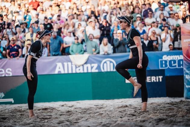 Beach volleyball womens German Championships 2025 Timmendorfer Strand 06 09 2025 f l Cinja Tillmann and Svenja Müller celebrate after winning Timmendorfer Strand Ahmann Hager Arena Schleswig Holstein Germany