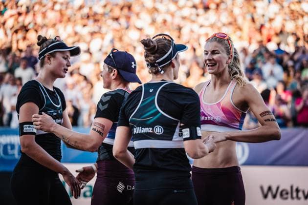 Beach volleyball womens German Championships 2025 Timmendorfer Strand 06 09 2025 from left Svenja Müller, Melanie Gernert, Cinja Tillmann and Nele Barber after the match Timmendorfer Strand Ahmann Hager Arena Schleswig Holstein Germany
