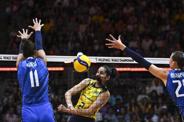 Italy v Brazil - FIVB Women’s World Volleyball Championship BANGKOK, THAILAND - SEPTEMBER 06: Anna Danesi (11) of Italy and Diana Duarte Alecrim (2) of Brazil in action during the FIVB Women’s Volleyball World Championship, WM, Weltmeisterschaft semi-final match between Italy and Brazil at Huamark Indoor Stadium in Bangkok, Thailand, on September 06, 2025. Mustafa Hatipoglu Anadolu Bangkok Thailand. Editorial use only. Please get in touch for any other usage.  Copyright: x2025xAnadoluxMustafaxHatipoglux