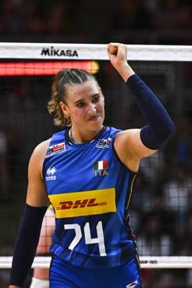 Italy v Brazil - FIVB Women’s World Volleyball Championship BANGKOK, THAILAND - SEPTEMBER 06: Ekaterina Antropova (24) of Italy in action during the FIVB Women’s Volleyball World Championship, WM, Weltmeisterschaft semi-final match between Italy and Brazil at Huamark Indoor Stadium in Bangkok, Thailand, on September 06, 2025. Mustafa Hatipoglu Anadolu Bangkok Thailand. Editorial use only. Please get in touch for any other usage.  Copyright: x2025xAnadoluxMustafaxHatipoglux