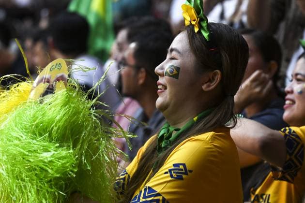 Italy v Brazil - FIVB Women’s World Volleyball Championship BANGKOK, THAILAND - SEPTEMBER 06: Fans of Brazil show their support during the FIVB Women’s Volleyball World Championship, WM, Weltmeisterschaft semi-final match between Italy and Brazil at Huamark Indoor Stadium in Bangkok, Thailand, on September 06, 2025. Mustafa Hatipoglu Anadolu Bangkok Thailand. Editorial use only. Please get in touch for any other usage.  Copyright: x2025xAnadoluxMustafaxHatipoglux