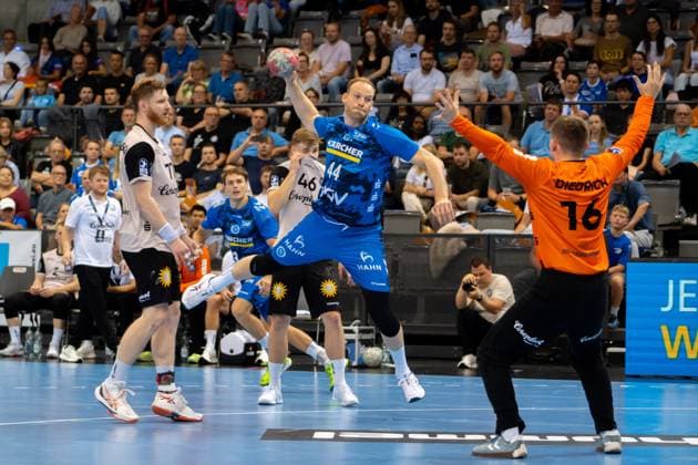 Handball I Men I Season 2025 2026 I Bundesliga I 3 Matchday I TVB Stuttgart Bergischer HC I 06 09 2025 Lenny Rubin 44, TVB Stuttgart im Wurf Stuttgart Porsche Arena Baden Württemberg Germany Copyright: xLobeca MaxxPetershansx