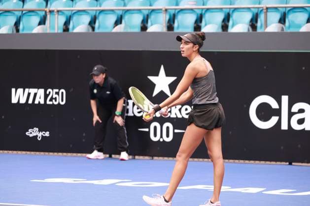 Match between Brazilian Ana Cruz and French Yasmine Mansouri at the SP Open in Sao Paulo Sao Paulo (SP), September 6, 2025 WTA250 SP Open - Match between Brazilian Ana Cruz and French Yasmine Mansouri, at the SP Open in Sao Paulo, which takes place from September 6 to 14 at Villa-Lobos Park, on the central court, this Saturday, September 6, 2025, in the west zone of Sao Paulo. French Yasmine Mansouri beat Brazilian Ana Cruz by scores of 6-3 and 6-2 by 2-0 and is eliminated. (Foto: Leco Viana Thenews2 imago images) SPO  Copyright: xLecoxVianax