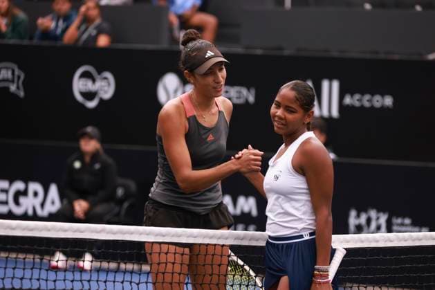 Match between Brazilian Ana Cruz and French Yasmine Mansouri at the SP Open in Sao Paulo Sao Paulo (SP), September 6, 2025 WTA250 SP Open - Match between Brazilian Ana Cruz and French Yasmine Mansouri, at the SP Open in Sao Paulo, which takes place from September 6 to 14 at Villa-Lobos Park, on the central court, this Saturday, September 6, 2025, in the west zone of Sao Paulo. French Yasmine Mansouri beat Brazilian Ana Cruz by scores of 6-3 and 6-2 by 2-0 and is eliminated. (Foto: Leco Viana Thenews2 imago images) SPO  Copyright: xLecoxVianax
