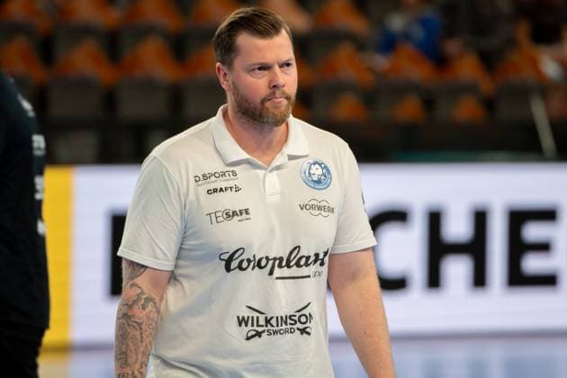 Handball I Men I Season 2025 2026 I Bundesliga I 3 Matchday I TVB Stuttgart Bergischer HC I 06 09 2025 Coach Arnor Thor Gunnarsson Bergischer HC Stuttgart Porsche Arena Baden Württemberg Germany Copyright: xLobeca MaxxPetershansx