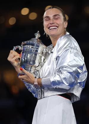 Aryna Sabalenka of Belarus celebrates with the trophy 2025 US Open, Day Fourteen, USTA Billie Jean King National Tennis Center, New York, USA - 06 Sept 2025New York USTA Billie Jean King National T New York (NY) United States of America  Copyright: xEllaxLing Shutterstockx 15467798h