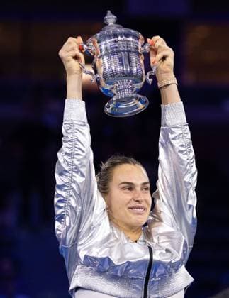 Winner Aryna Sabalenka with the trophy, Trophy, Ladies Singles, Final, Final, US Open Championships 2025, USTA Billie Jean King National Tennis Center, Flushing Meadows, New York, USA Copyright: xJuergenxHasenkopfx
