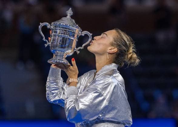 Winner Aryna Sabalenka with the trophy, Trophy, Ladies Singles, Final, Final, US Open Championships 2025, USTA Billie Jean King National Tennis Center, Flushing Meadows, New York, USA Copyright: xJuergenxHasenkopfx