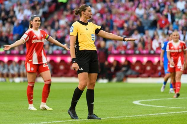 Munich, Germany, September 6th 2025: Referee Franziska Wildfeuer during the Google Pixel Frauen Bundesliga match between FC Bayern Munich and Bayer Leverkusen at Allianz Arena, Munich, Germany. (Sven Beyrich SPP) Copyright: xSvenxBeyrich SPPx spp-en-SvBe-SvBe-20250906-D4S_8062