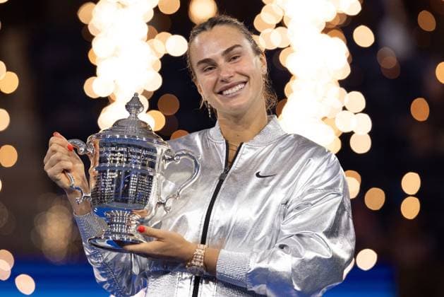 Aryna Sabalenka mit dem Pokal, Trophäe, Damen Einzel, Ladies Singles, Siegerehrung, Presentation, US Open Championships 2025, USTA Billie Jean King National Tennis Center, Flushing Meadows, New York, USA .. *** Aryna Sabalenka with the trophy, Trophy, Womens Singles, Ladies Singles, Award Ceremony, Presentation, US Open Championships 2025, USTA Billie Jean King National Tennis Center, Flushing Meadows, New York, USA Copyright: xJuergenxHasenkopfx